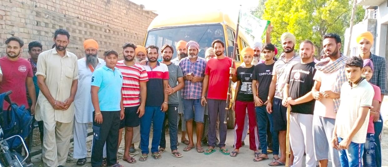 Villagers stopped the school buses which got the BJP workshop done