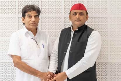 अखिलेश यादव के साथ राजाराम पाल