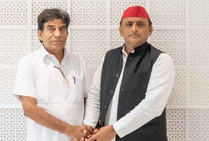 अखिलेश यादव के साथ राजाराम पाल