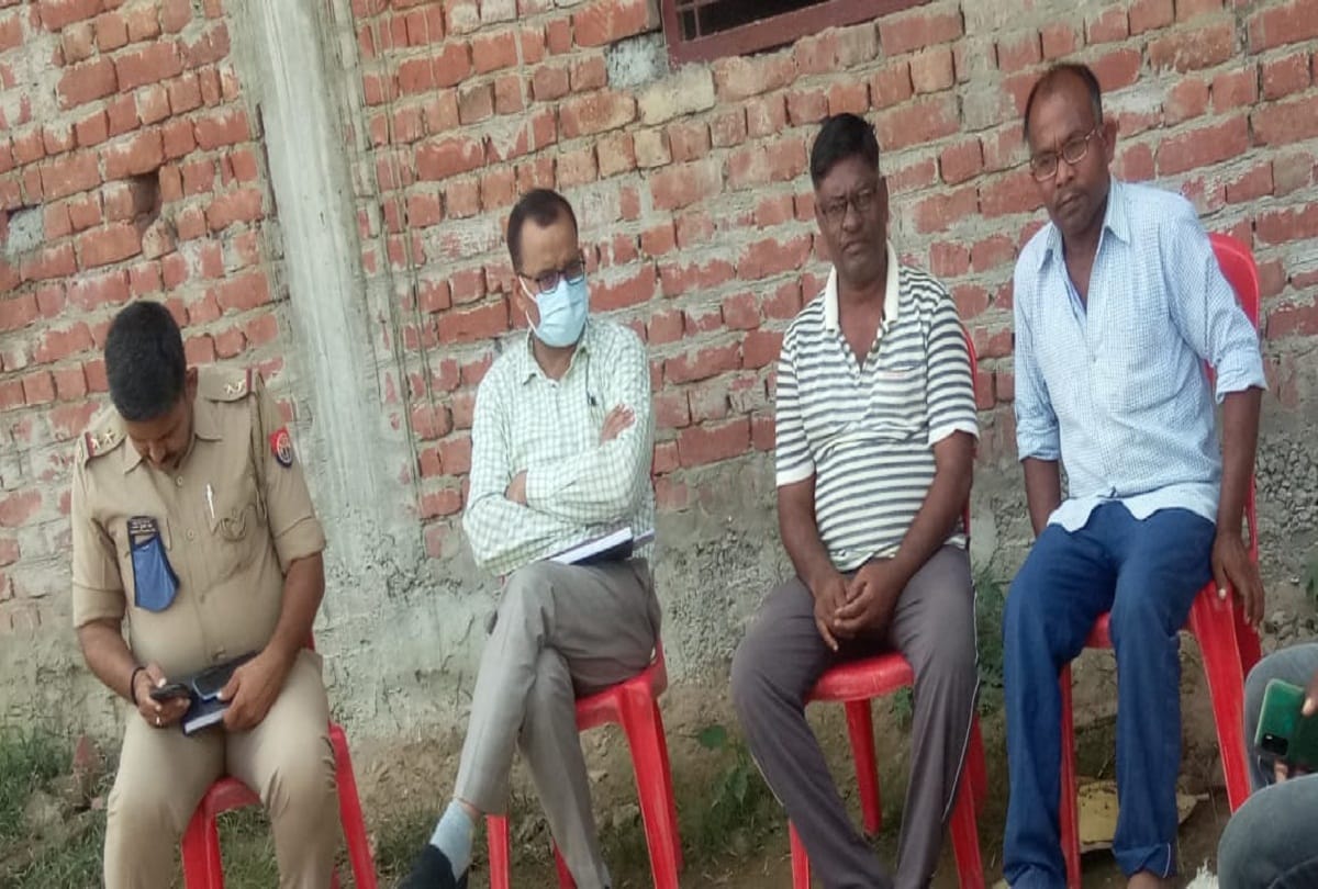 Prayagraj: Administration prevents AIKMS leaders from going to Lakhimpur Kheri, gives police a kiss and leaves for Tikunia