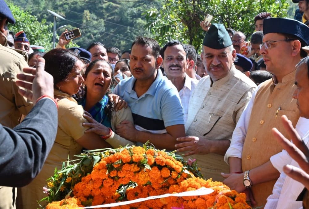 Uttarakhand News: Martyr Vipin Singh Funeral Parents Emotional Photos