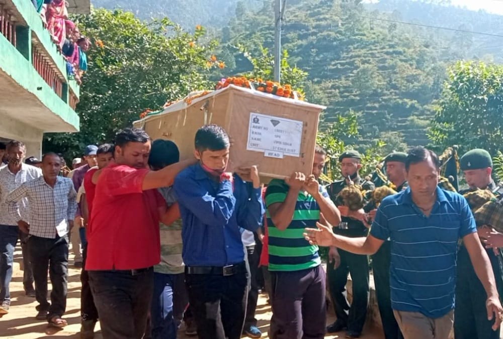 Uttarakhand News: Martyr Vipin Singh Funeral Parents Emotional Photos