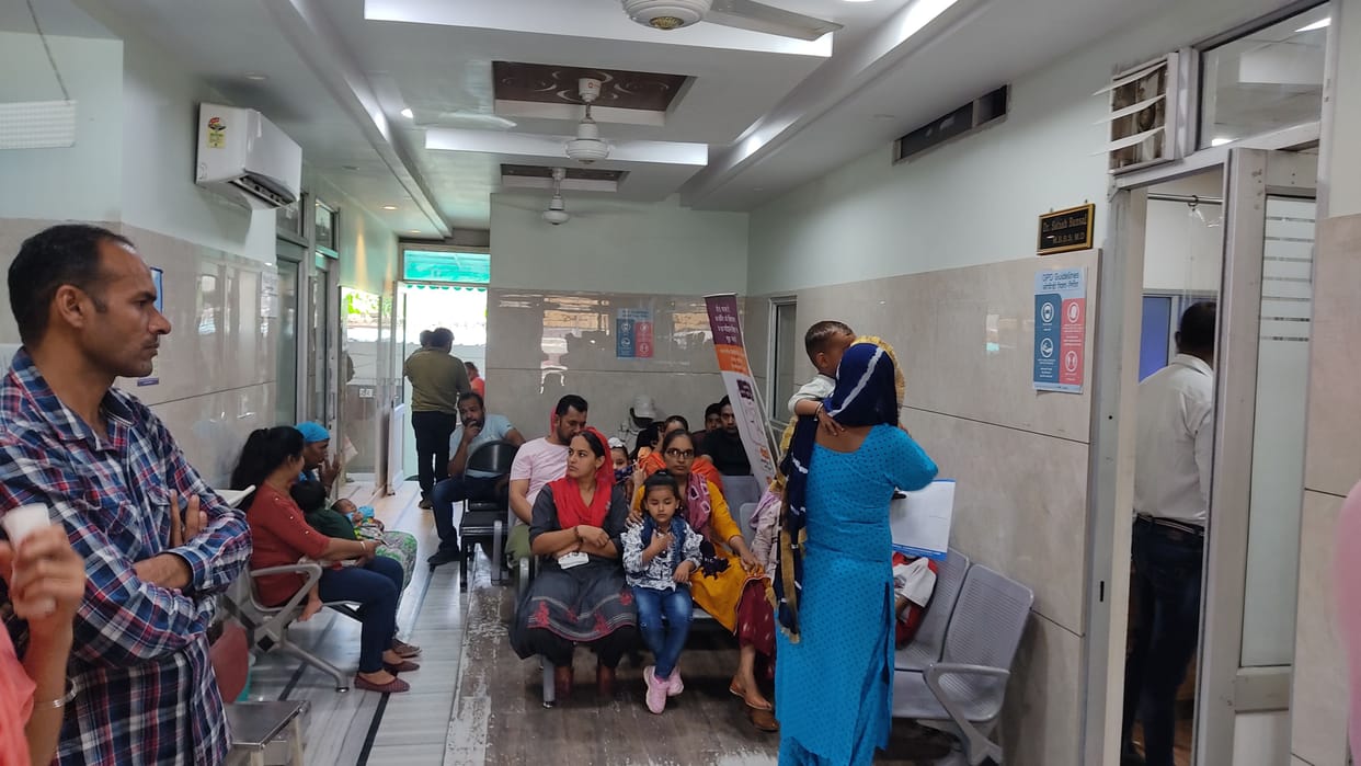 Children in the grip of viral, every 10th patient in the sample report infected with dengue