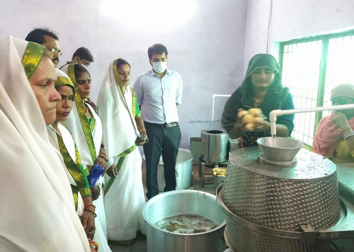 Trial of Arc Chips Factory established at a cost of 50 lakhs