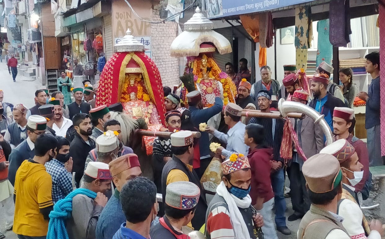 Deities of Banjar Valley leave for Kullu for Dev Samagam