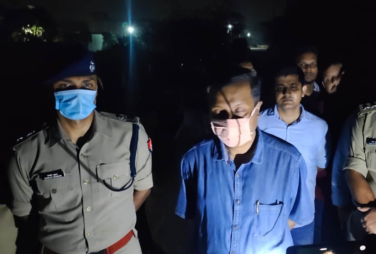 Bangladeshi robbers are attacking in Lucknow.