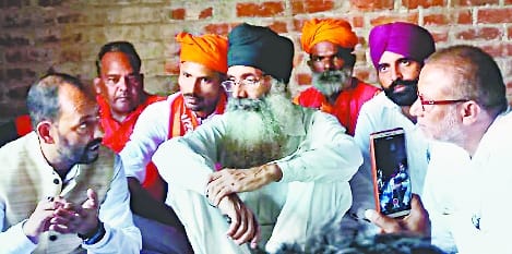 Shivsena state chief reached the house of deceased Lovepreet to encourage