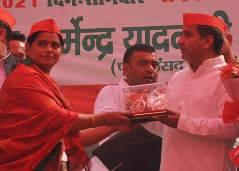 Dharmendra said, only inhuman government like BJP can trample farmers