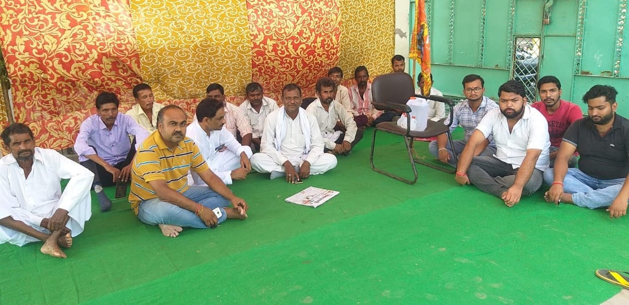 Dharna of councilors in nagar panchayat