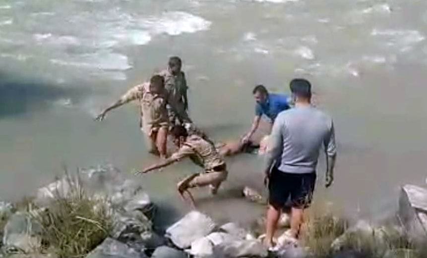 Dead body of woman missing for three days found in Ramganga