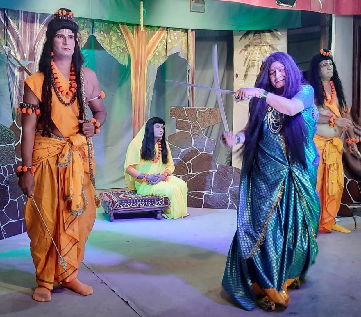 Even after breaking the mountain of sorrows, King Harishchandra did not leave the side of truth