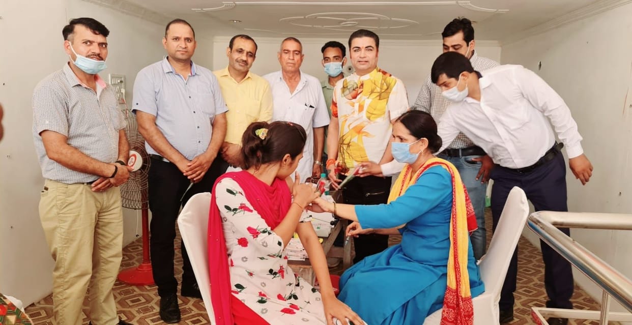 Mega Vaccination: Only 7096 people got the vaccine on the first day