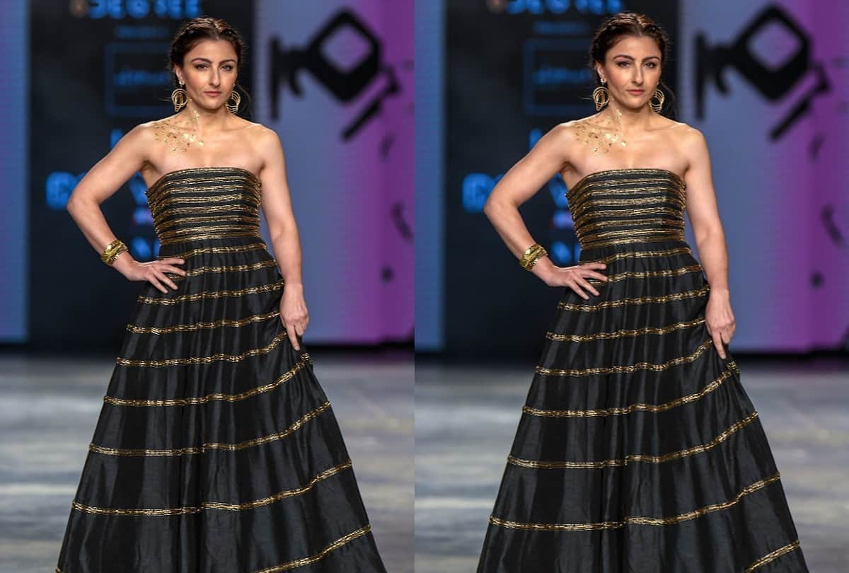 Lakme Fashion Week 2021 Event Photos Kareena Kapoor To Malaika Arora
