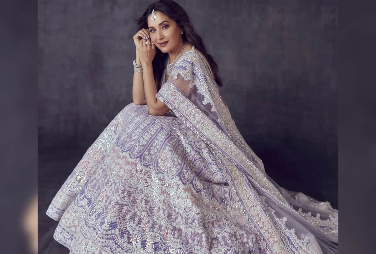 Navratri 2021 Special Look on Durga Ashtami Wear Madhuri Dixit lehenga