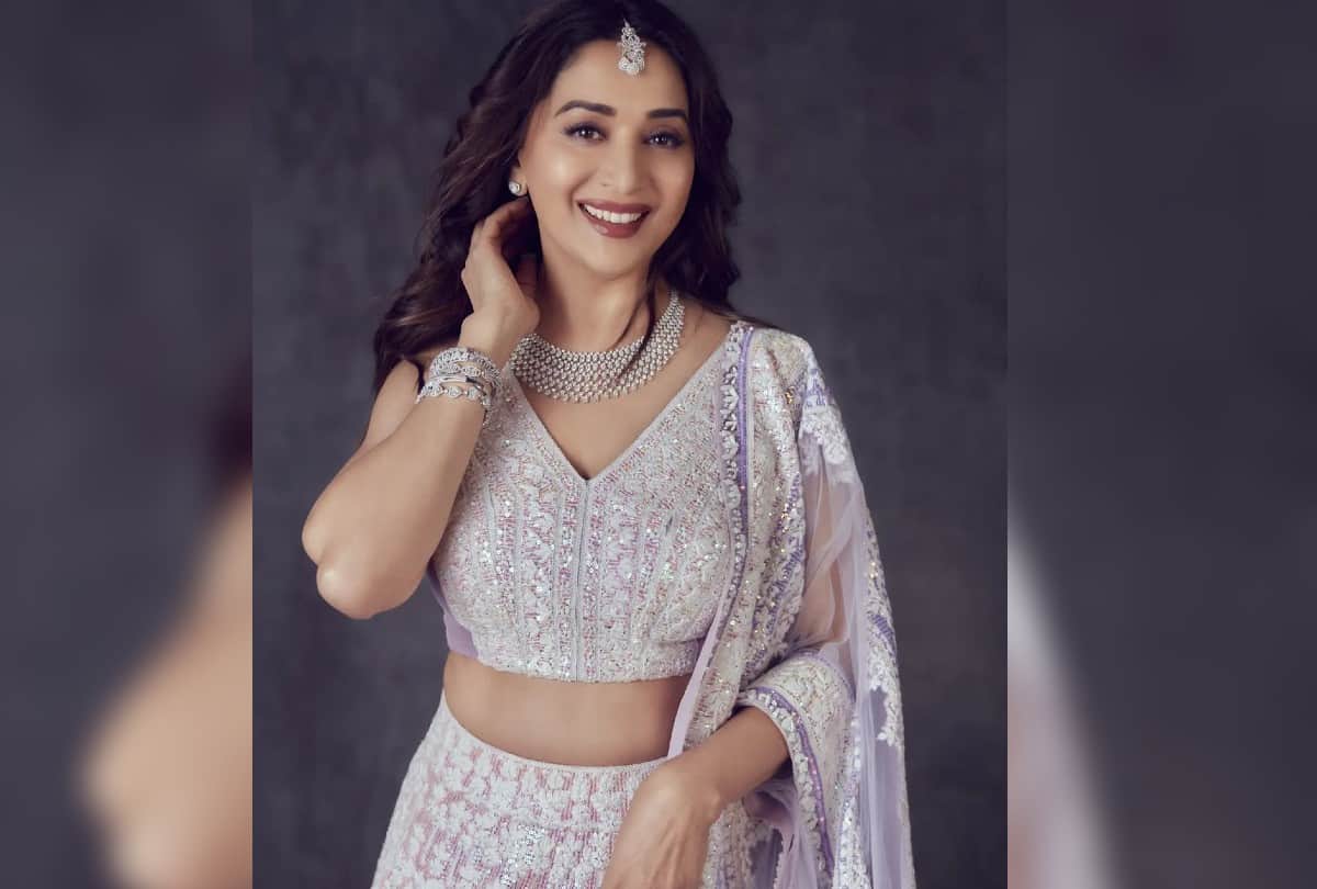 Navratri 2021 Special Look on Durga Ashtami Wear Madhuri Dixit lehenga