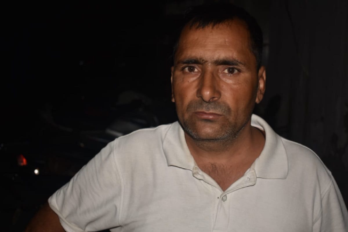 UP News: Miscreants robbed a mobile from a young man at the turn of Jangethi village in Meerut