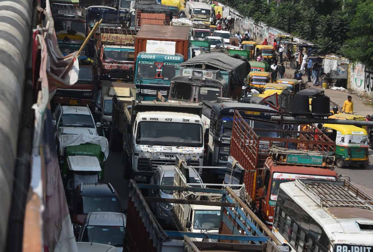 Traffic system lost in samajwadi party Vijay Yatra