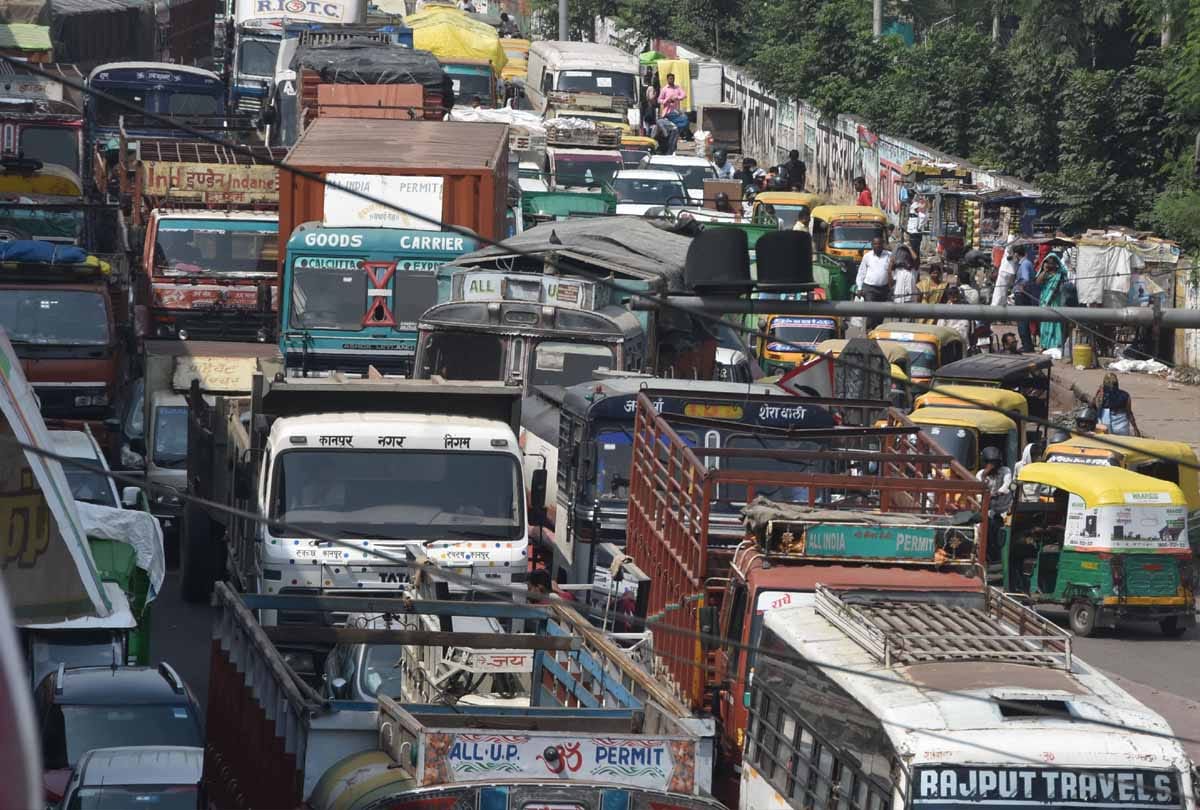 Traffic system lost in samajwadi party Vijay Yatra
