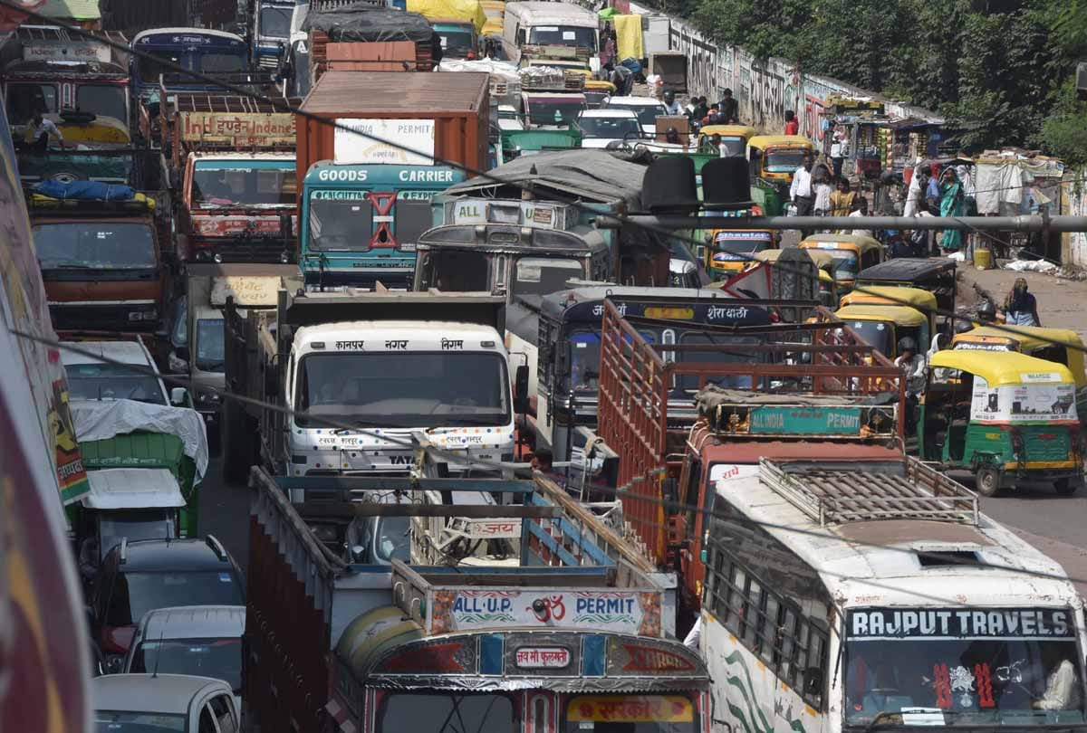 Traffic system lost in samajwadi party Vijay Yatra