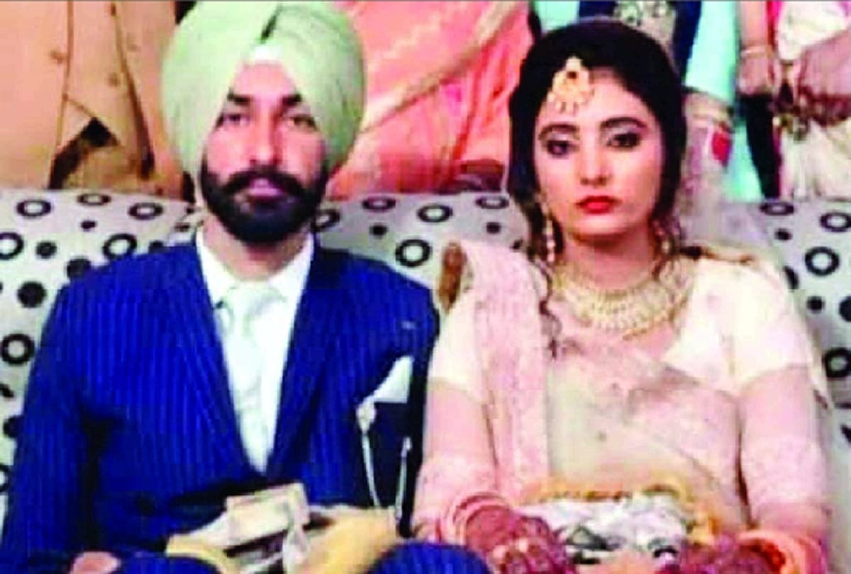 martyr saraj singh dead body reached bareilly by flight from kashmir