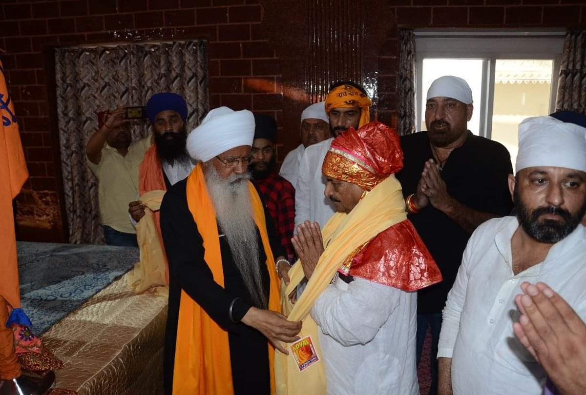 traffic jam on Delhi Highway due to Shivpal Singh Yadav Rath Yatra in agra