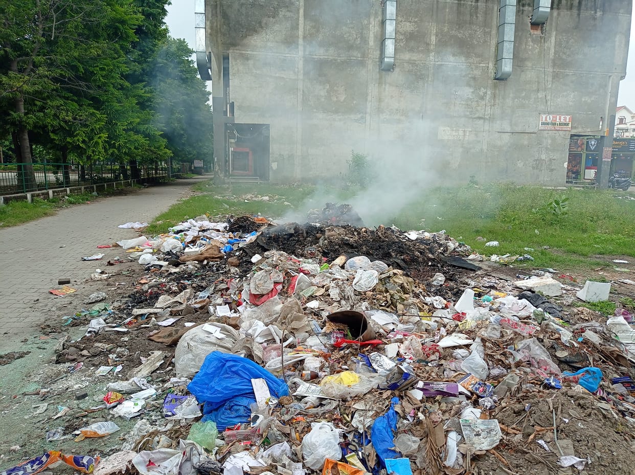 If garbage is thrown here and there, the private drivers will be fined 50 thousand