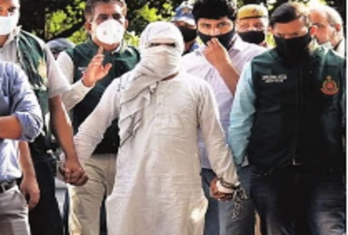 Delhi Police Arrest Terrorist from Laxmi Nagar Mohammad Ashraf used to get more money for Jammu and Kashmir