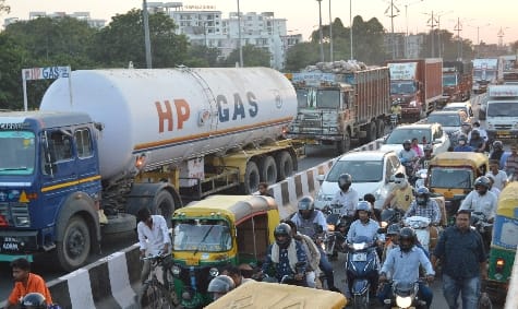 Hulasanagara Crossing: After two days of relief, jam again