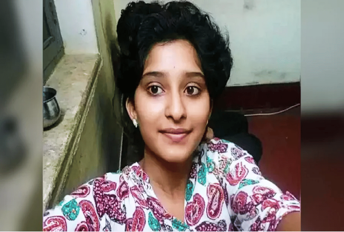 Karnataka Girl who attempted suicide due to not being able to pay school fees topped in 10th