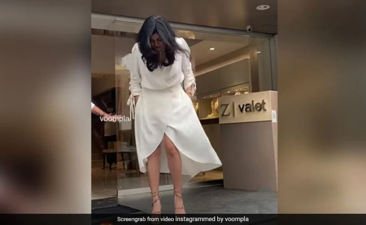 video: Sushmita Sen's OOPS Moment In Public, the actress kept falling down