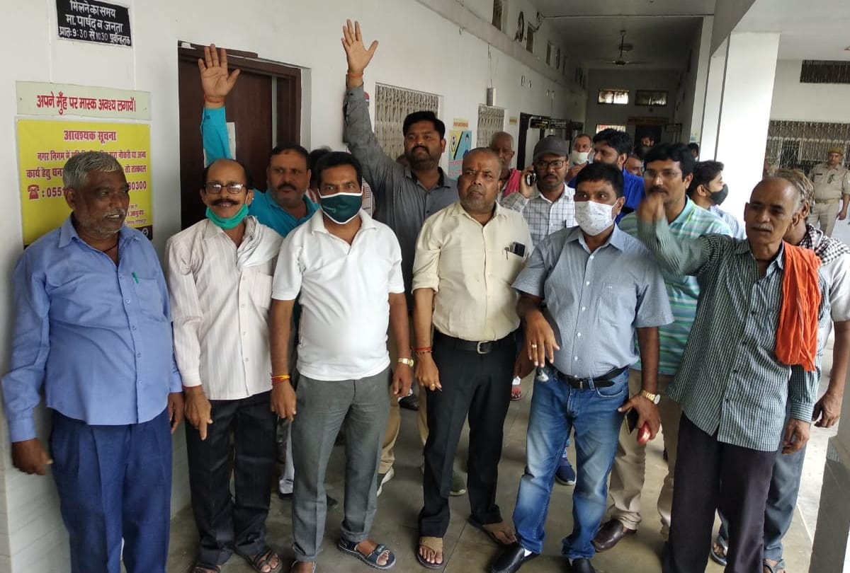 ruckus in gorakhpur municipal corporation