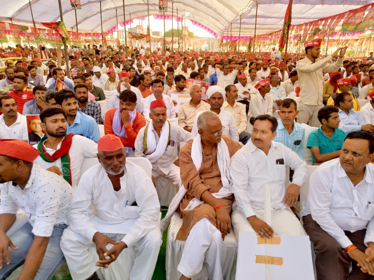 Akhilesh Yadav reached Kanpur dehat with Vijay Rath Yatra, said - BJP government is selling rail and ships snatching employment