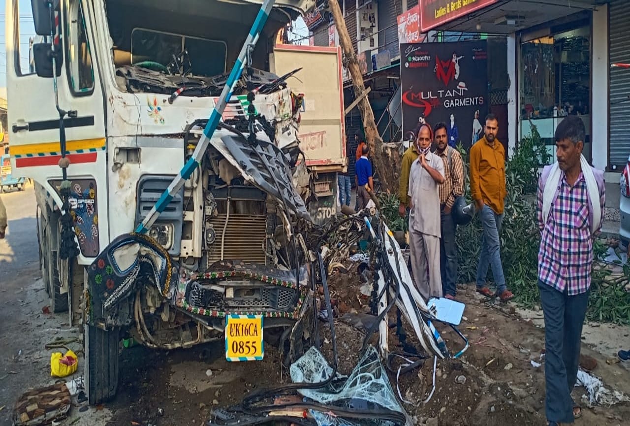 accident in dehradun: dumper collided with containe, three students were hit, two died, see pictures