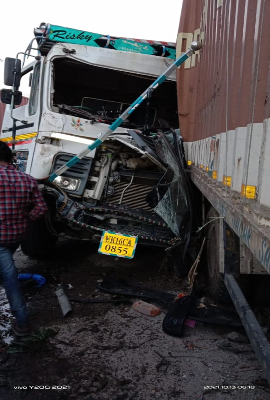 accident in dehradun: dumper collided with containe, three students were hit, two died, see pictures