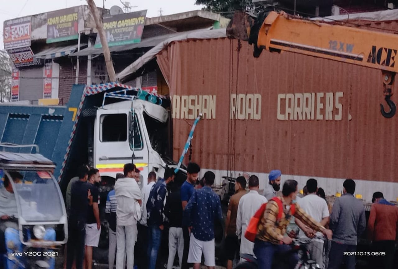 accident in dehradun: dumper collided with containe, three students were hit, two died, see pictures