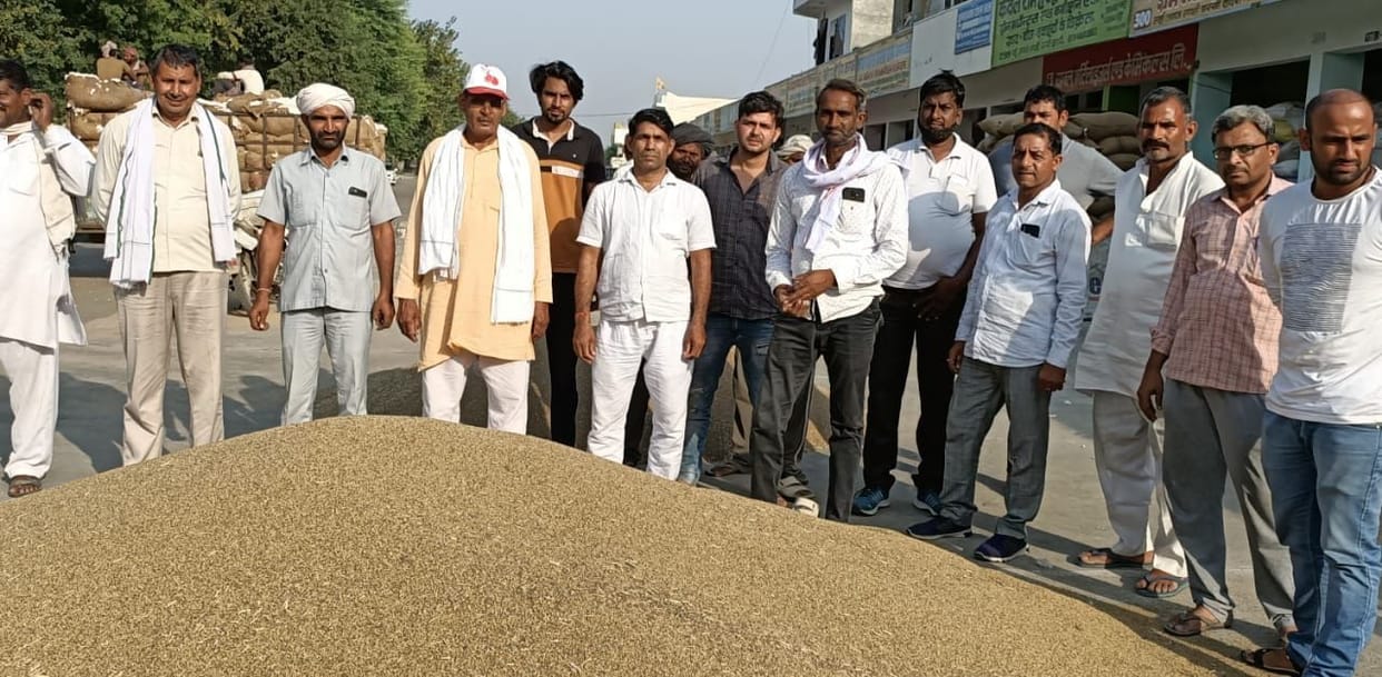 Farmers raised slogans for not buying millet