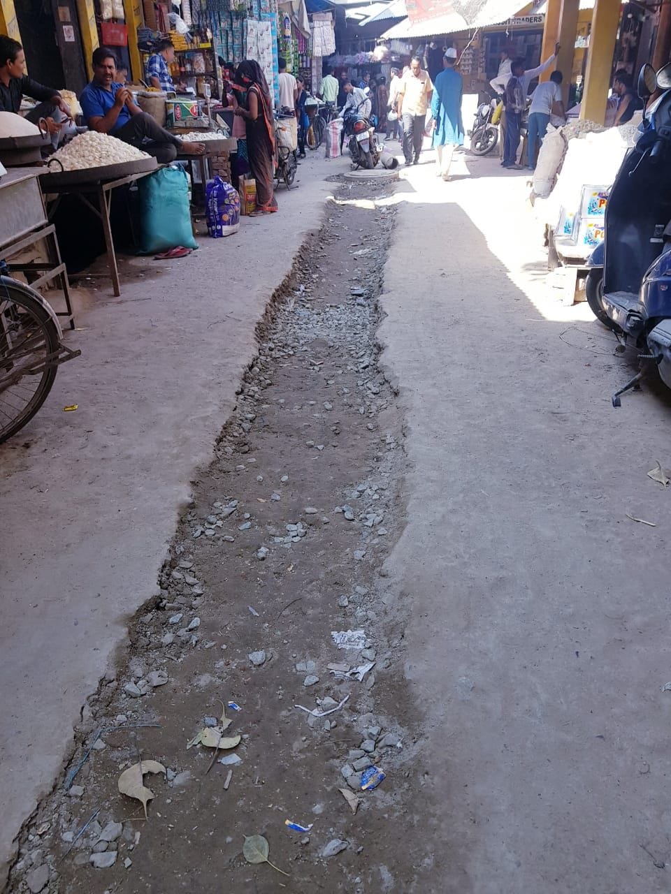 Now unstandard work in Bura Mandi, protest