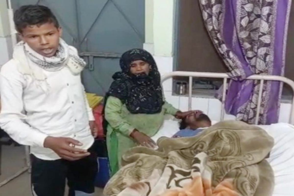 Dengue test kit is not available in district hospitalBaghpat, patients wandering for treatment