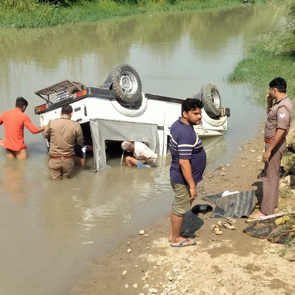 Mathura: SSP's short car overturned, two soldiers injured