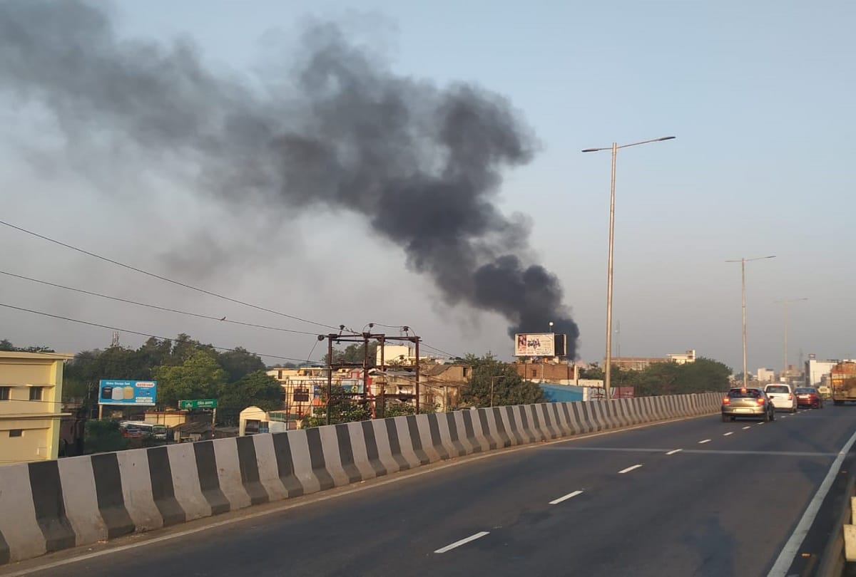 Fire Caught In Chemical Godown Agra Breaking News Today