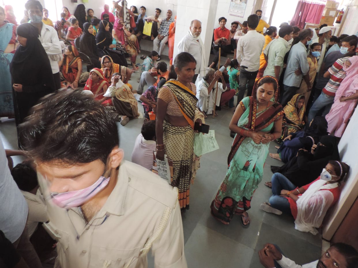 Patients gathered for examination in pathology, scuffles, officers had to call the police, then they calmed down