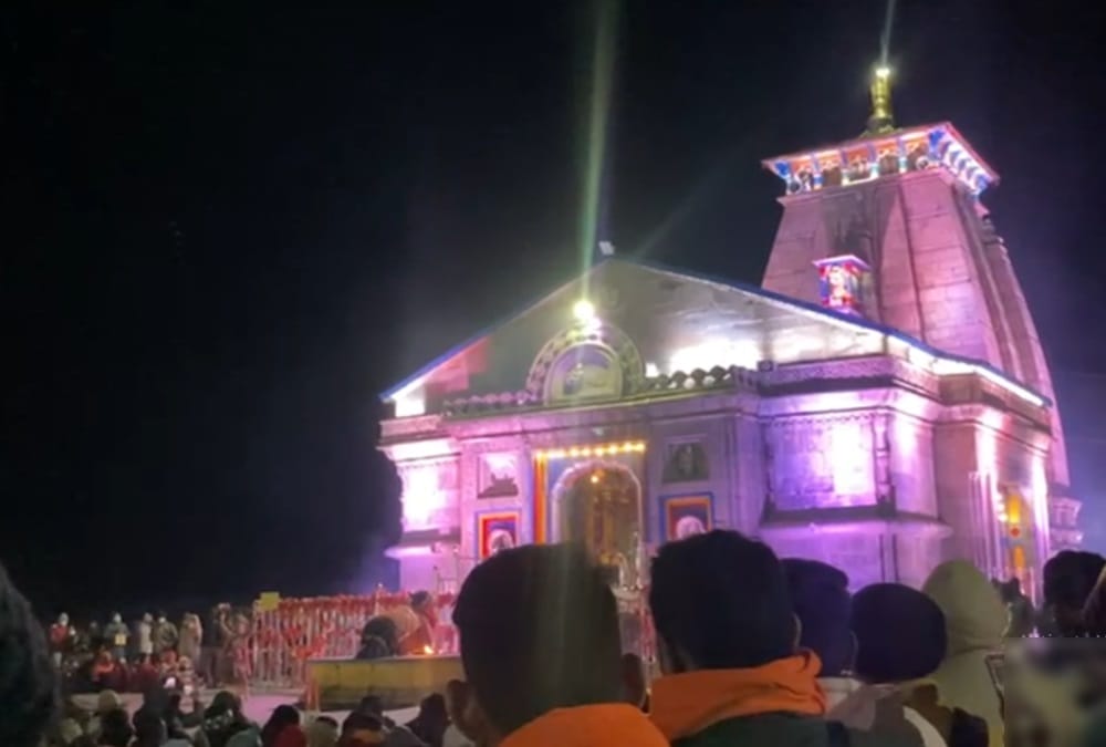 Diwali 2021: Kedarnath Dham Decorated with 15 quintal Flowers Before Pm Modi Visit Photos