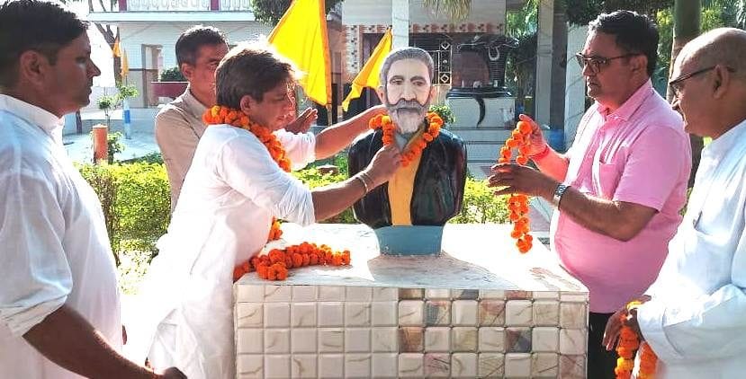 Hathras: If I get a good platform, I will enter politics and will also contest elections: Charat Pratap