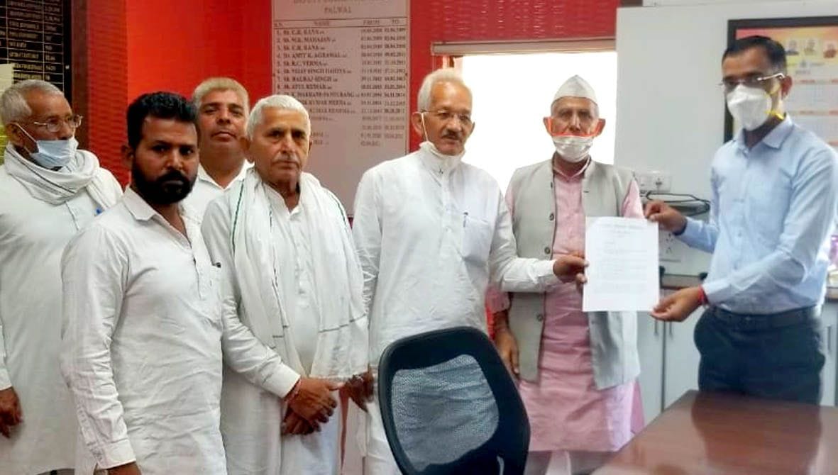 INLD leaders submitted memorandum to the Deputy Commissioner, warning of agitation if there is no solution to the jam in the city