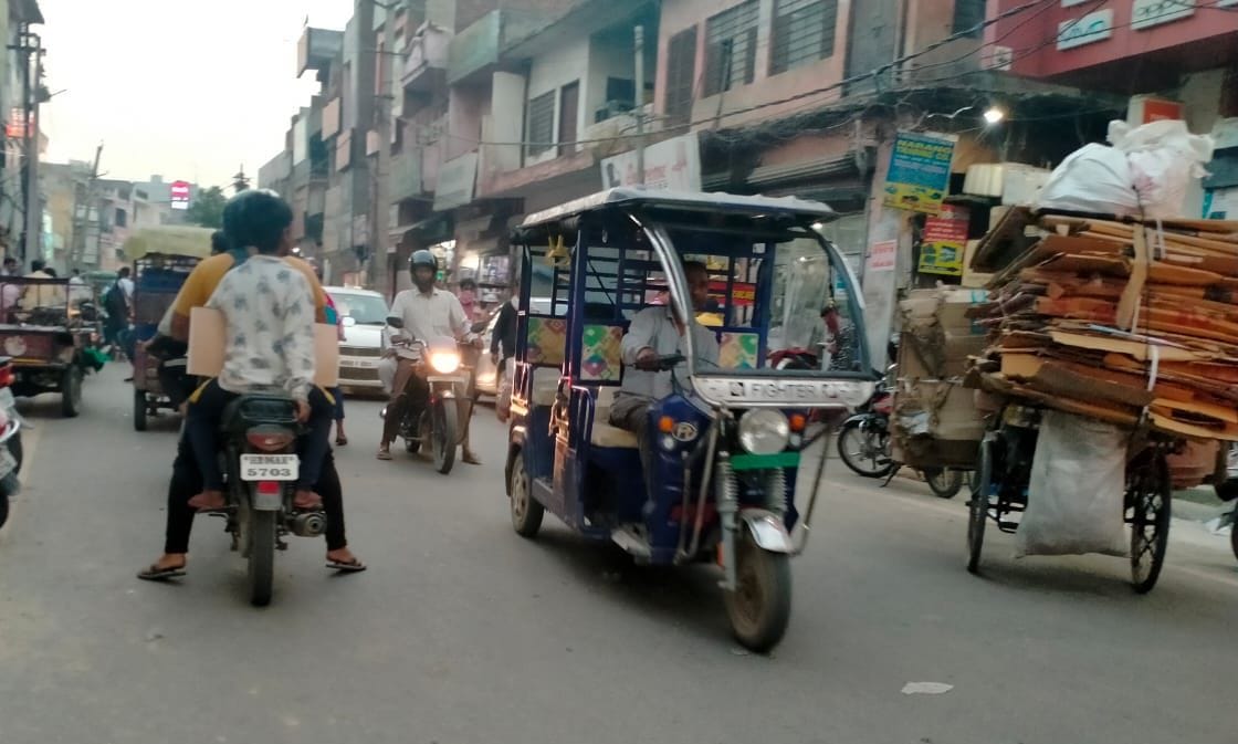 Neither the market could be one-way, nor the entry of heavy vehicles stopped, encroachment continued