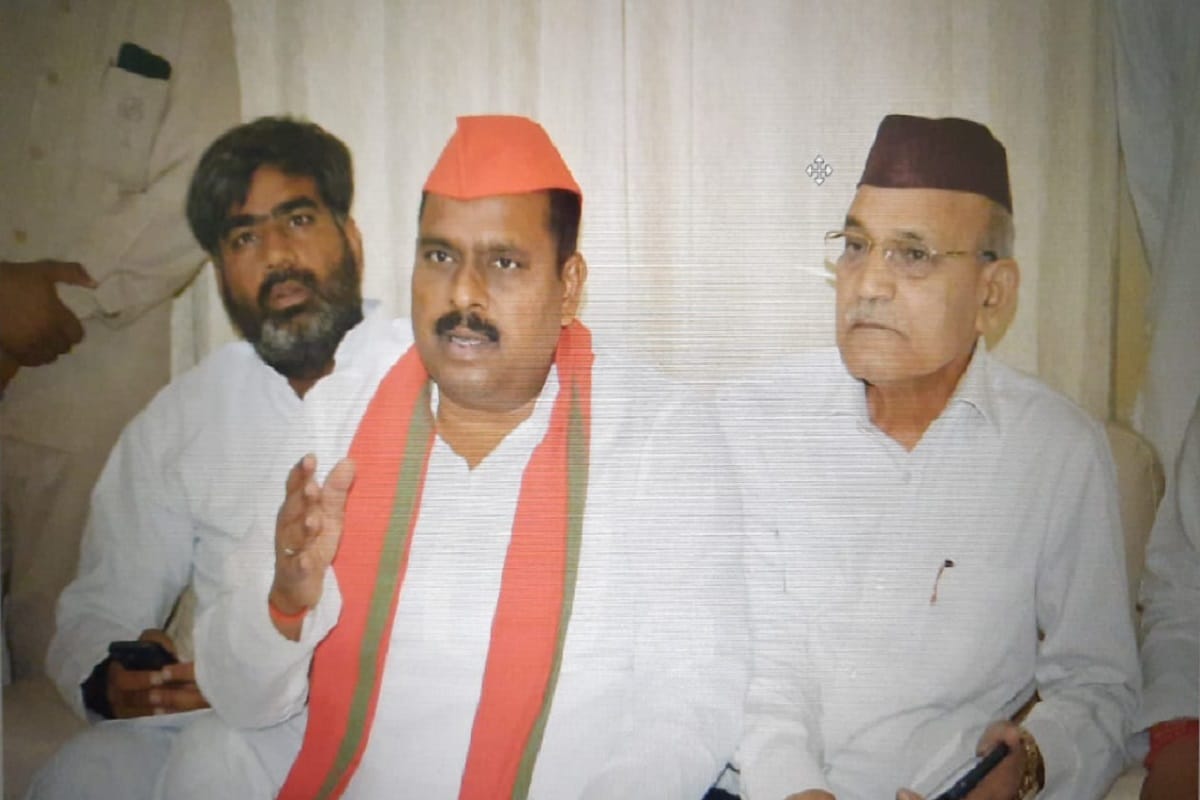 State President of SP Backward Classes Cell Rajpal Kashyap targeted the BJP and said that the income of farmers has been reduced to half
