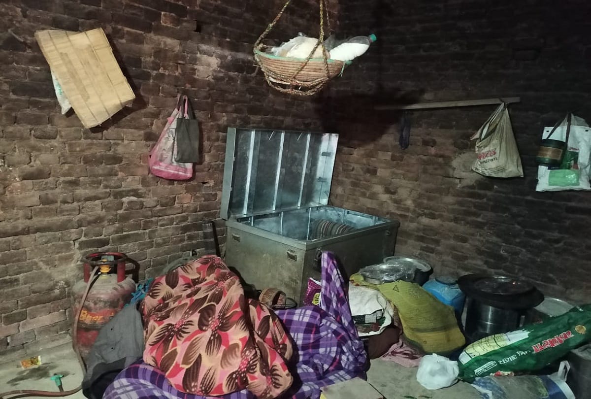 Double murder: At present the accused is away from the grip, the injured Bajrang could not give clue of the killers