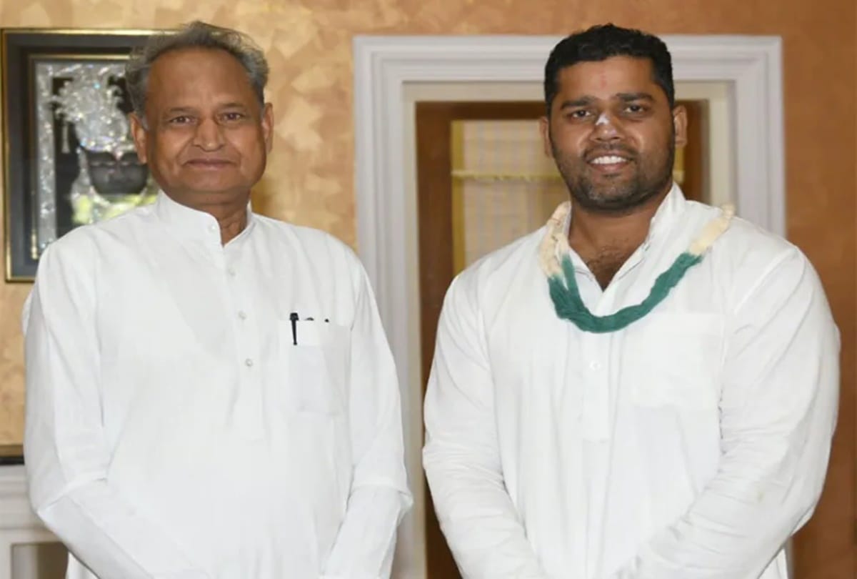 Rajasthan Sports Minister Ashok Chandna says he will quit politics if BJP wins single seat in Rajasthan assembly bypolls