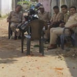 गांव में जुटी फोर्स।
