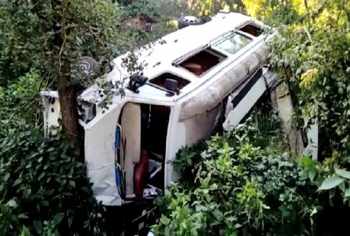 Tempo traveler rolled into a deep gorge near Baner, nine tourists injured